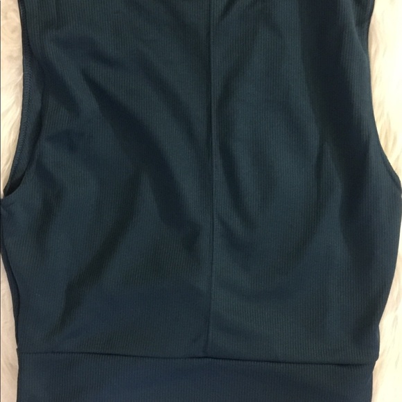 Nike crop top - Picture 3 of 3